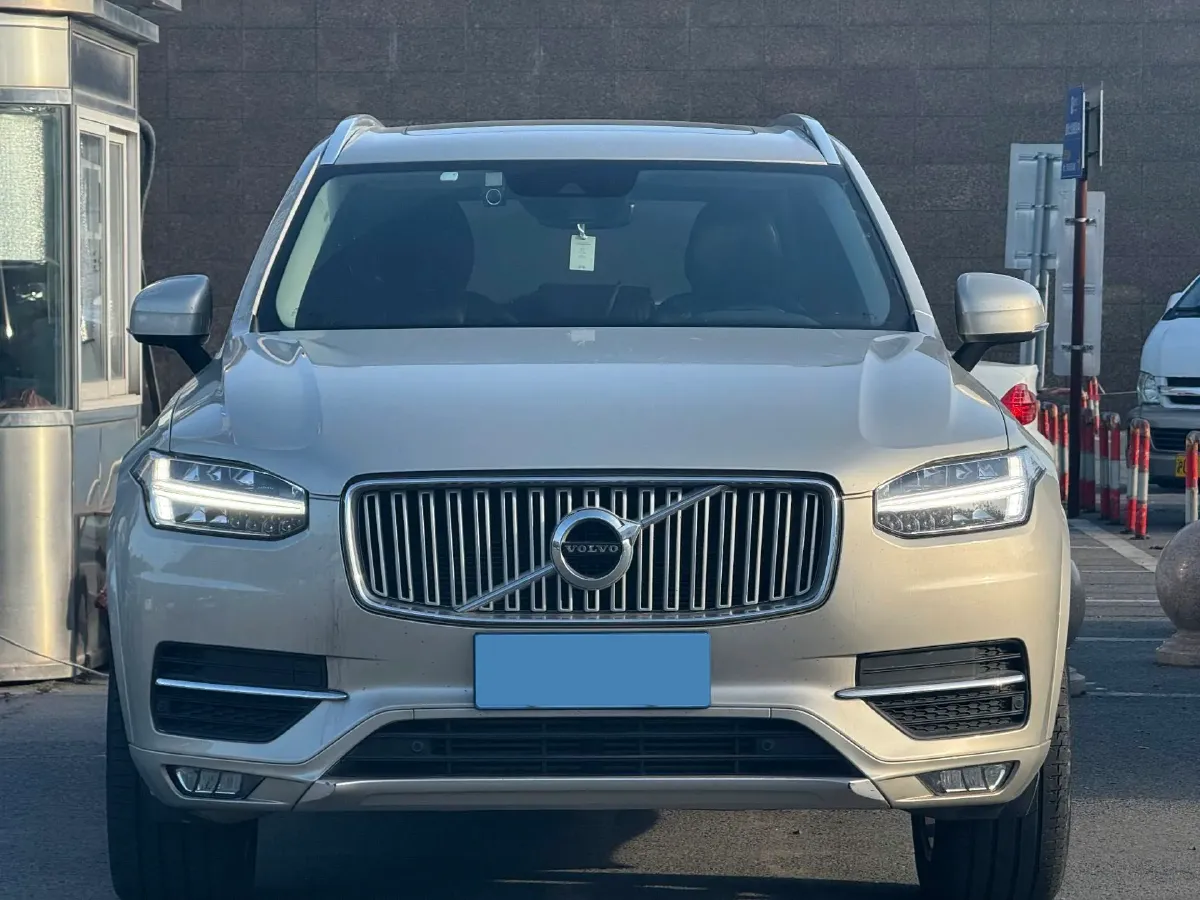2019 Volvo XC90 2.0T 320HP L4 8AT,autocango,china used car exporter,china ev exporter,chinese used car exporter,chinese used ev exporter