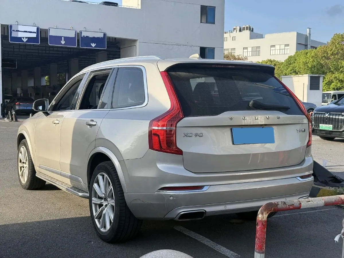 2019 Volvo XC90 2.0T 320HP L4 8AT,autocango,china used car exporter,china ev exporter,chinese used car exporter,chinese used ev exporter
