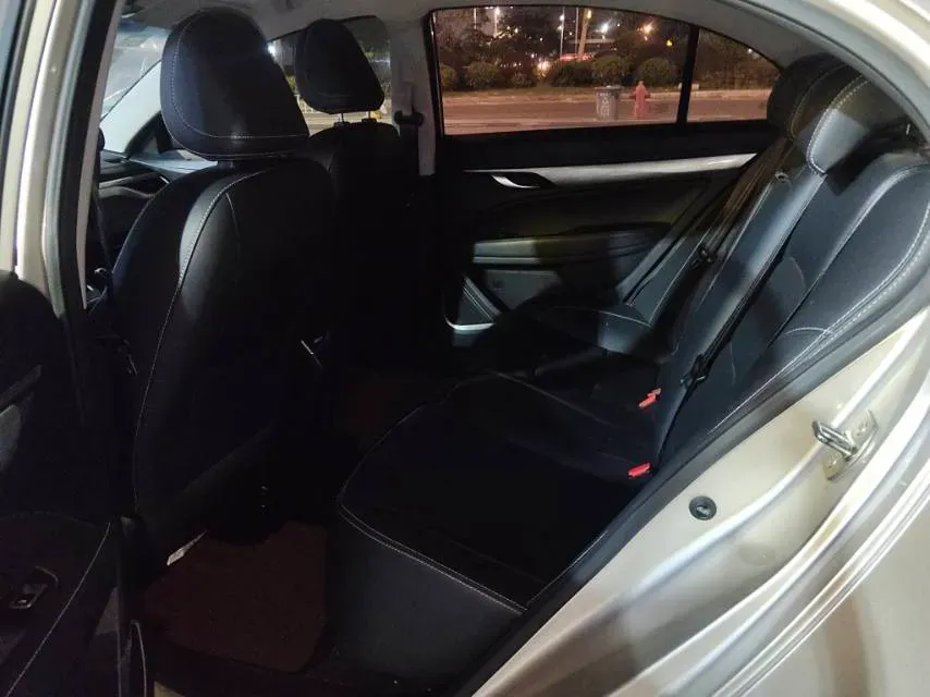 2019 Geely Emgrand 1.5L 109HP L4 5MT,autocango,china used car exporter,china ev exporter,chinese used car exporter,chinese used ev exporter