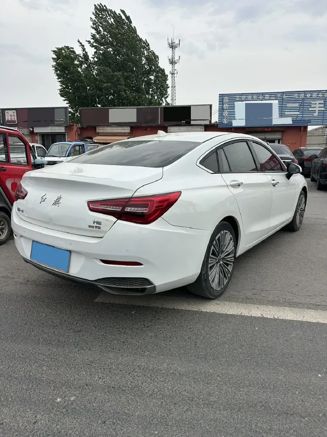 2022 HongQi H5 1.5T 169HP L4 7DCT,autocango,china used car exporter,china ev exporter,chinese used car exporter,chinese used ev exporter