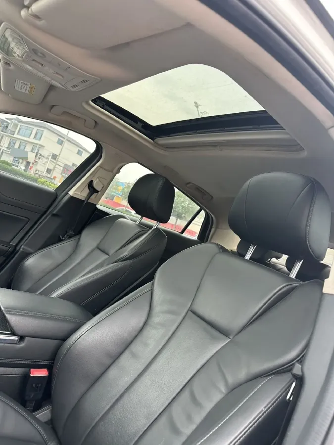 2022 HongQi H5 1.5T 169HP L4 7DCT,autocango,china used car exporter,china ev exporter,chinese used car exporter,chinese used ev exporter