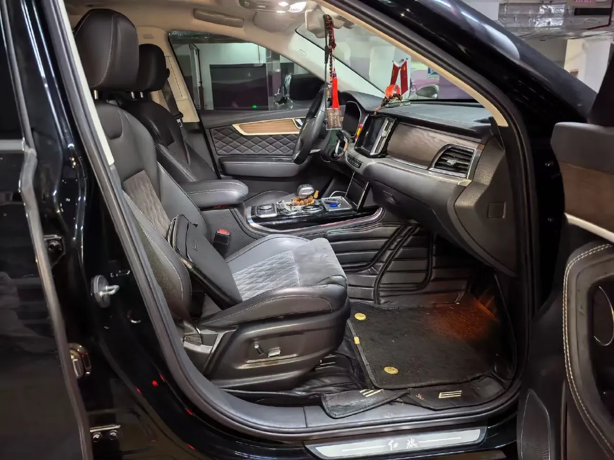 2022 HongQi HS7 2.0T 252HP L4 7DCT,autocango,china used car exporter,china ev exporter,chinese used car exporter,chinese used ev exporter