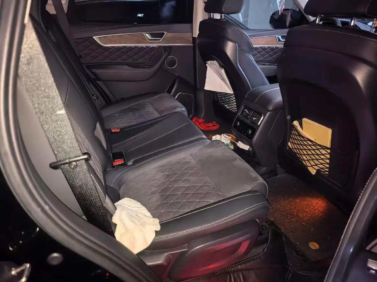 2022 HongQi HS7 2.0T 252HP L4 7DCT,autocango,china used car exporter,china ev exporter,chinese used car exporter,chinese used ev exporter