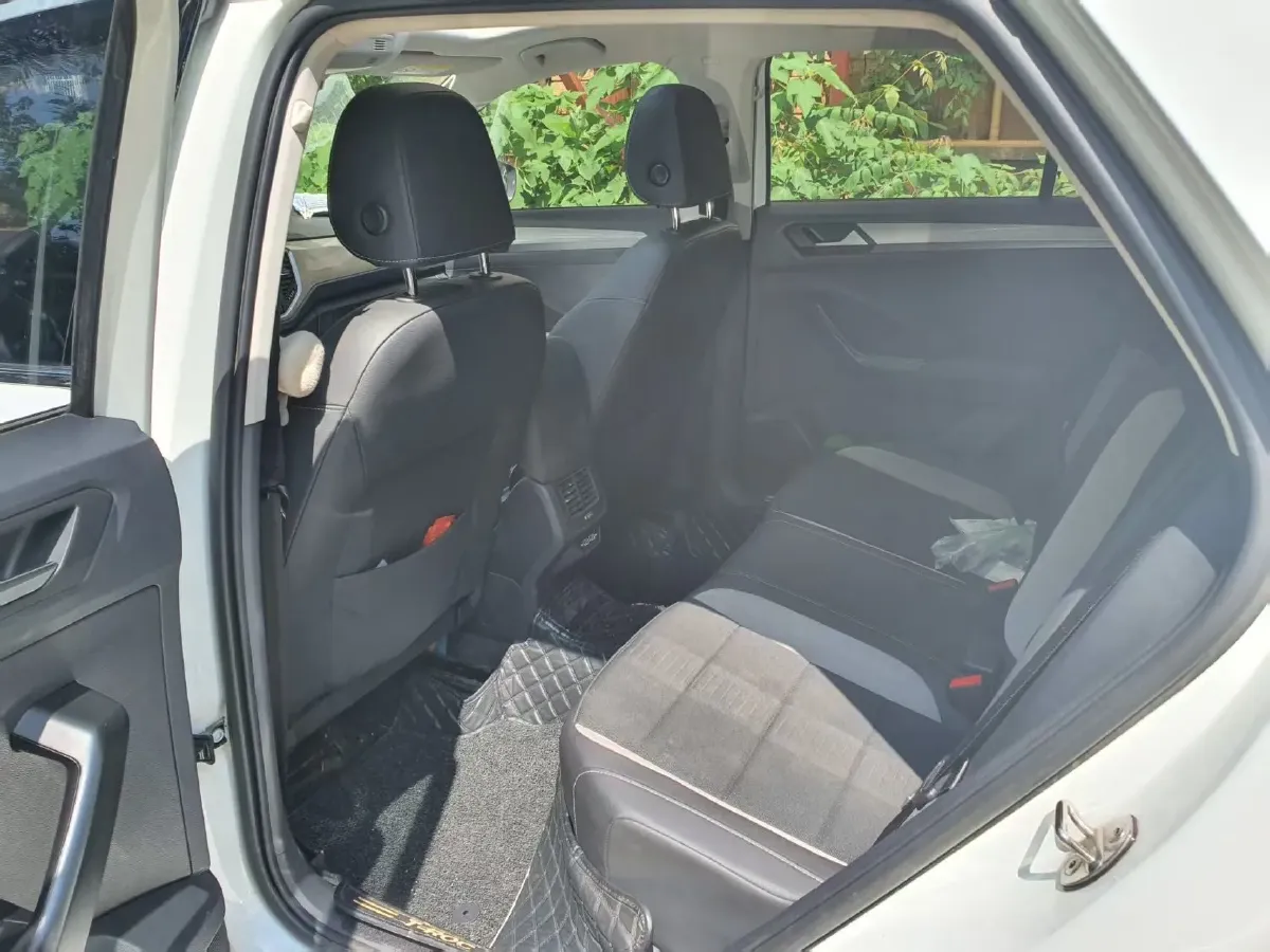 2019 Volkswagen T-Roc 1.4T 131HP L4 7DCT,autocango,china used car exporter,china ev exporter,chinese used car exporter,chinese used ev exporter