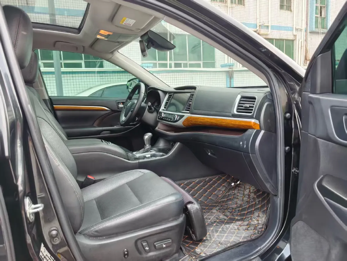 2021 Toyota Highlander 2.0T 220HP L4 6AT,autocango,china used car exporter,china ev exporter,chinese used car exporter,chinese used ev exporter