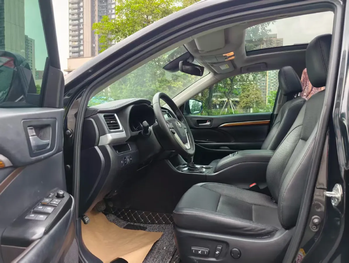 2021 Toyota Highlander 2.0T 220HP L4 6AT,autocango,china used car exporter,china ev exporter,chinese used car exporter,chinese used ev exporter