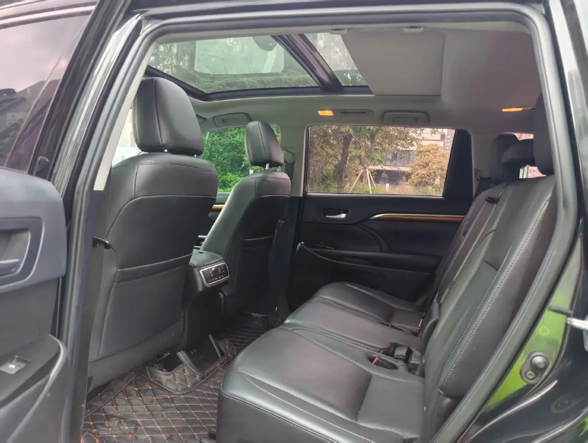 2021 Toyota Highlander 2.0T 220HP L4 6AT,autocango,china used car exporter,china ev exporter,chinese used car exporter,chinese used ev exporter