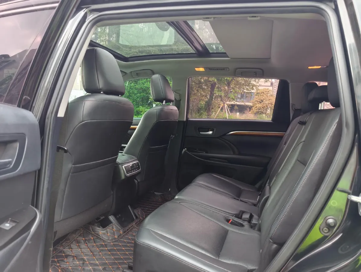 2021 Toyota Highlander 2.0T 220HP L4 6AT,autocango,china used car exporter,china ev exporter,chinese used car exporter,chinese used ev exporter