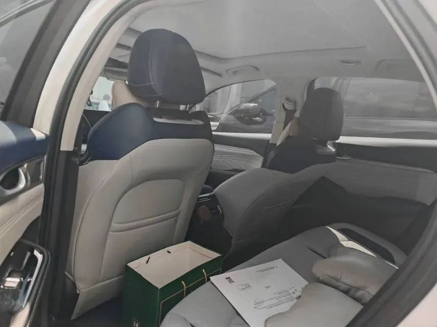 2023 Geely Preface 2.0T 190HP L4 7DCT,autocango,china used car exporter,china ev exporter,chinese used car exporter,chinese used ev exporter