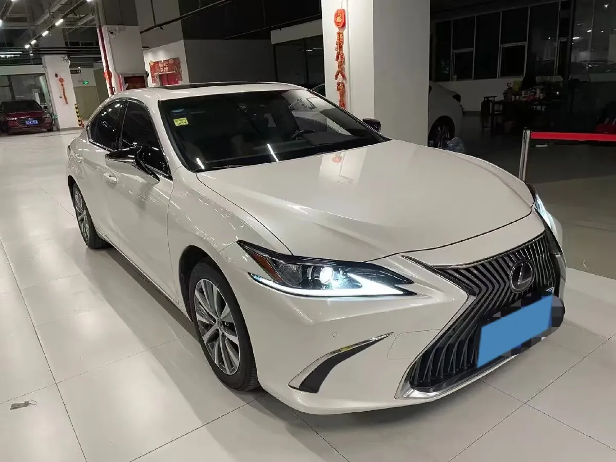 2020 Lexus ES 2.0L 173HP L4 CVT,autocango,china used car exporter,china ev exporter,chinese used car exporter,chinese used ev exporter