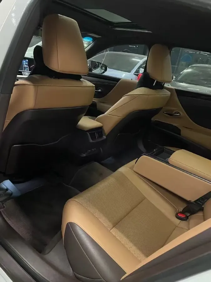 2020 Lexus ES 2.0L 173HP L4 CVT,autocango,china used car exporter,china ev exporter,chinese used car exporter,chinese used ev exporter