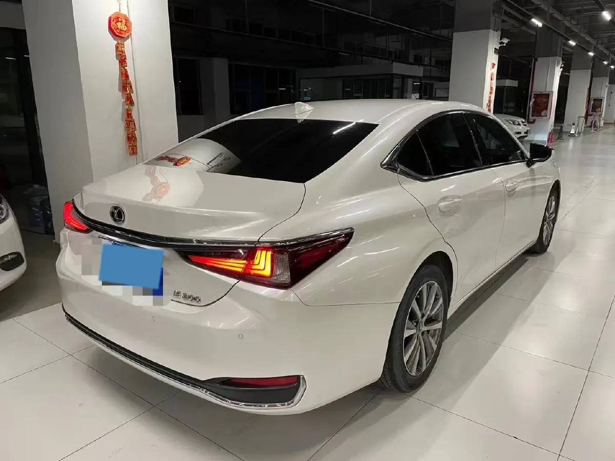2020 Lexus ES 2.0L 173HP L4 CVT,autocango,china used car exporter,china ev exporter,chinese used car exporter,chinese used ev exporter