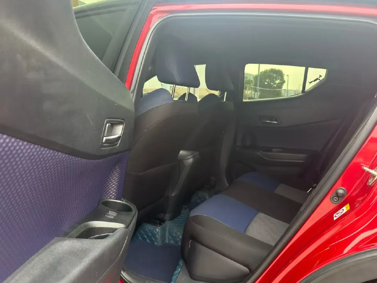 2018 Toyota C-HR 2.0L 171HP L4 CVT,autocango,china used car exporter,china ev exporter,chinese used car exporter,chinese used ev exporter