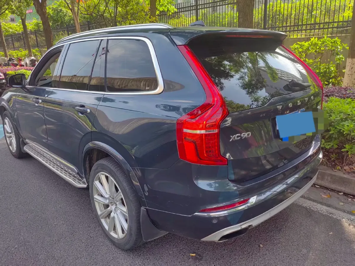 2018 Volvo XC90 2.0T 320HP L4 8AT,autocango,china used car exporter,china ev exporter,chinese used car exporter,chinese used ev exporter