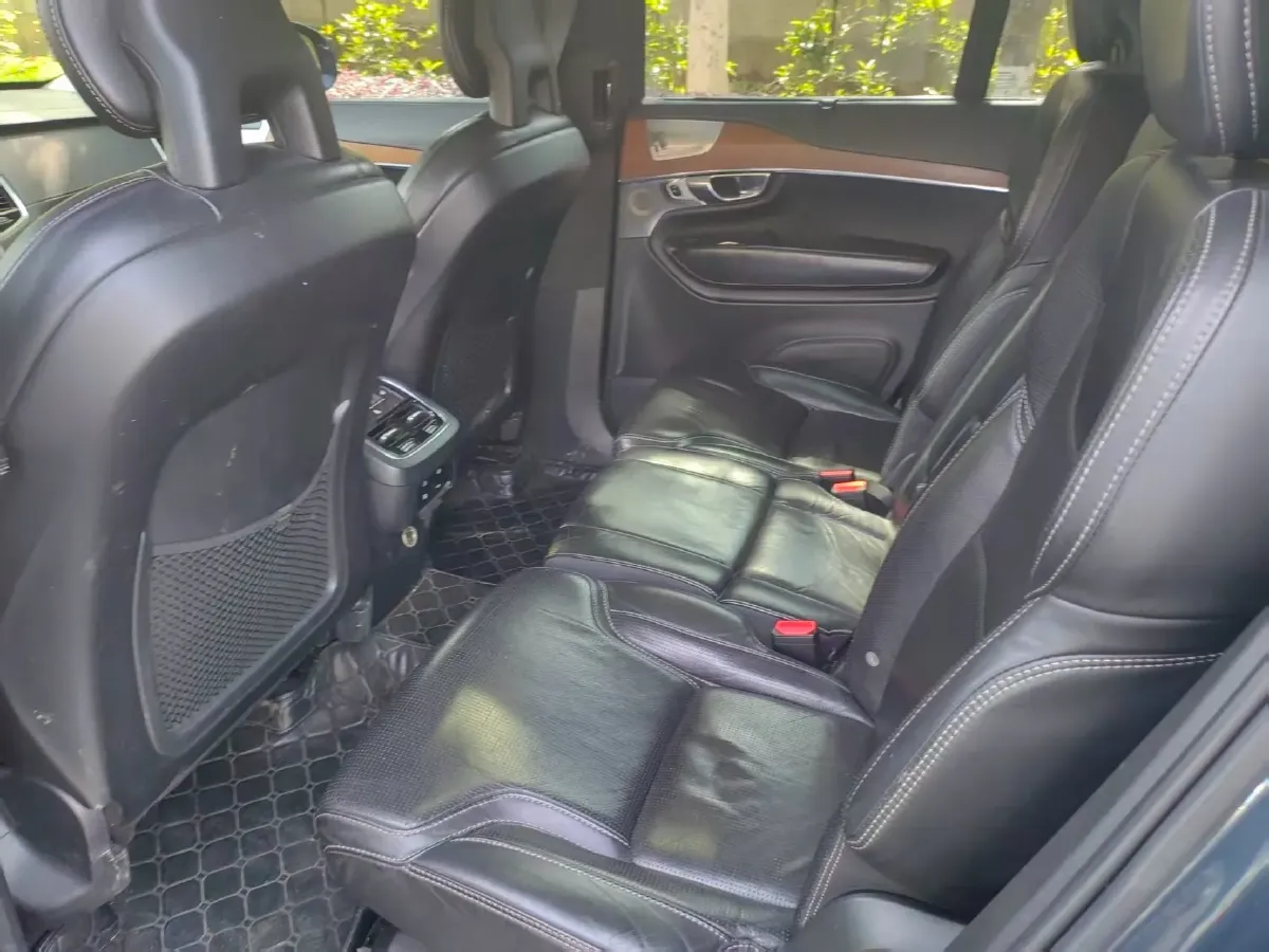 2018 Volvo XC90 2.0T 320HP L4 8AT,autocango,china used car exporter,china ev exporter,chinese used car exporter,chinese used ev exporter