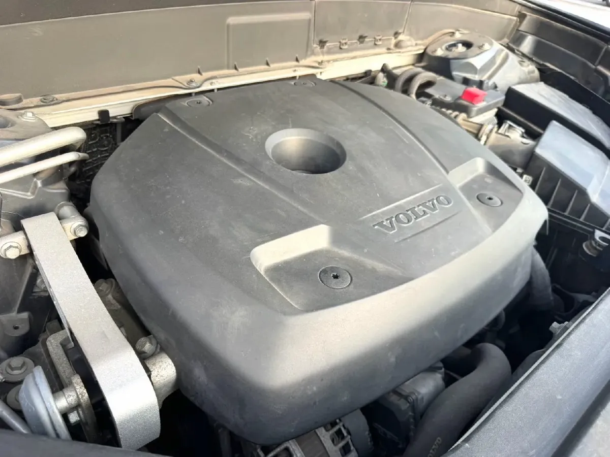 2018 Volvo XC90 2.0T 320HP L4 8AT,autocango,china used car exporter,china ev exporter,chinese used car exporter,chinese used ev exporter