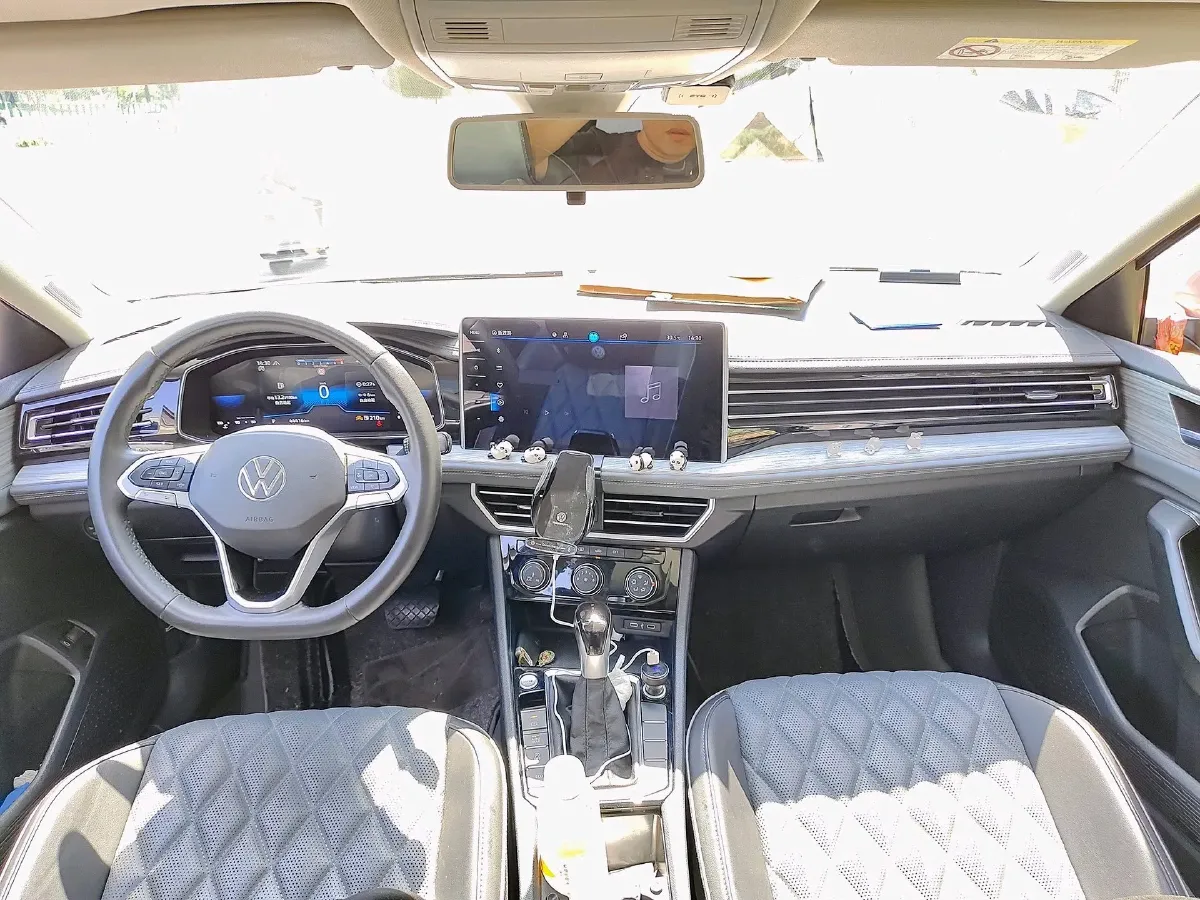 2023 Volkswagen Sagitar 1.5T 160HP L4 7DCT,autocango,china used car exporter,china ev exporter,chinese used car exporter,chinese used ev exporter