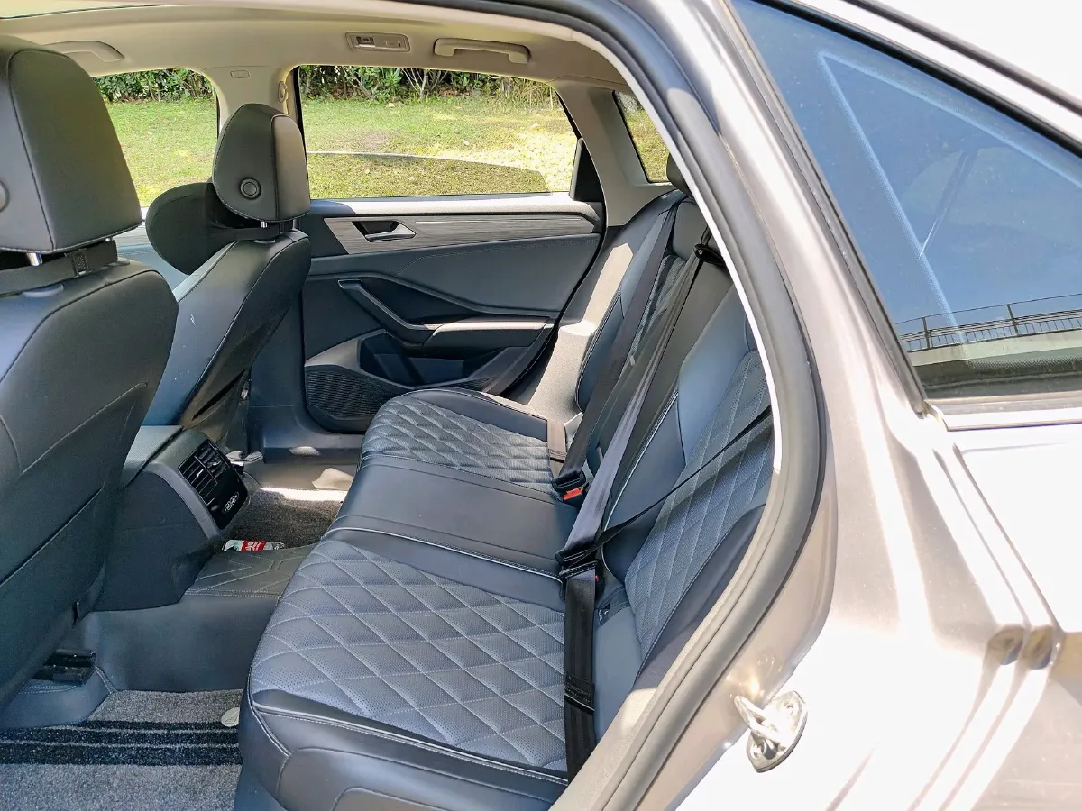 2023 Volkswagen Sagitar 1.5T 160HP L4 7DCT,autocango,china used car exporter,china ev exporter,chinese used car exporter,chinese used ev exporter