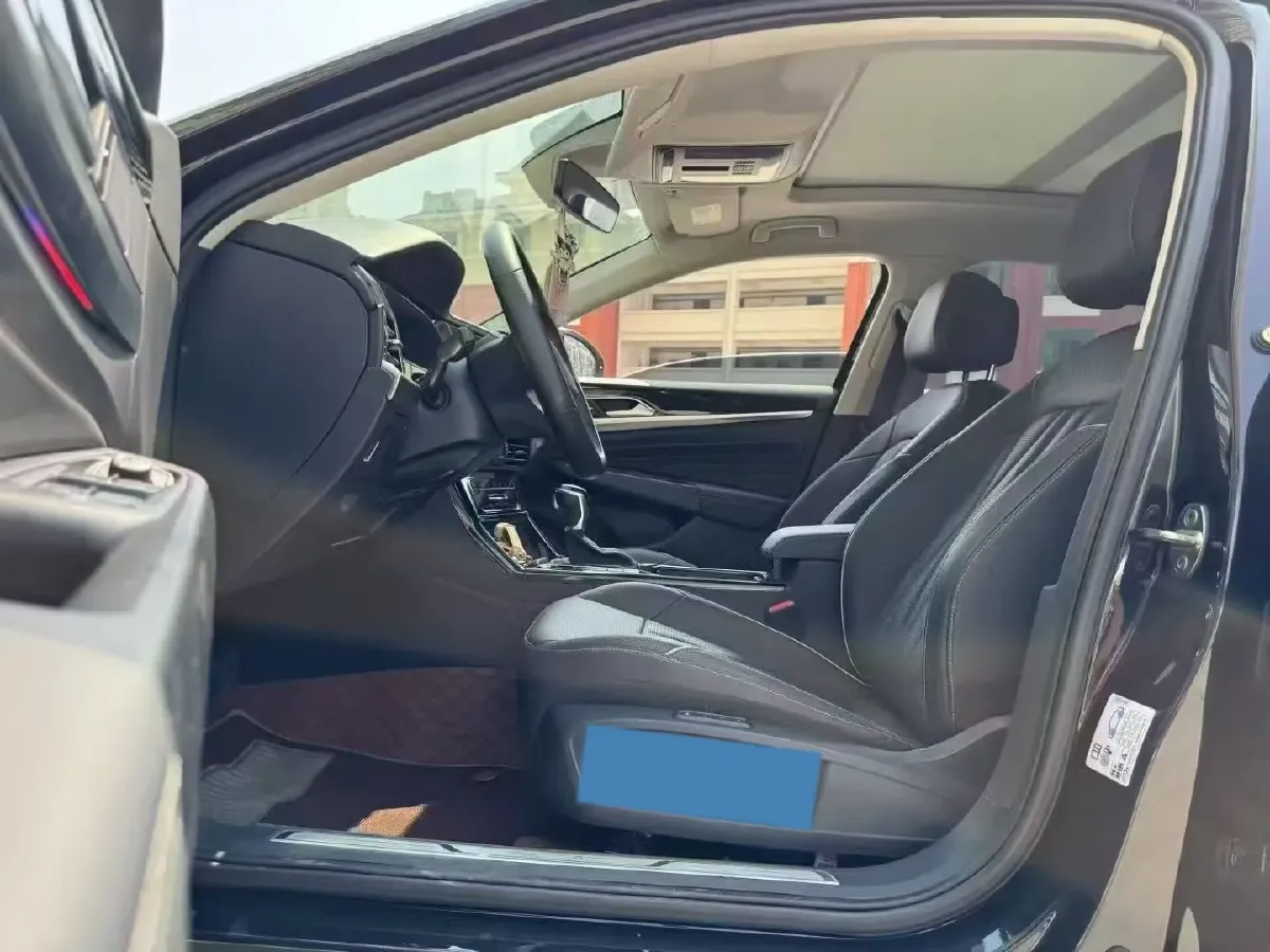 2023 Volkswagen Passat 2.0T 186HP L4 7DCT,autocango,china used car exporter,china ev exporter,chinese used car exporter,chinese used ev exporter