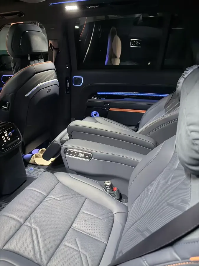 2025 Zeekr 9X 2.0T 279HP L4 1DHT PHEV,autocango,china used car exporter,china ev exporter,chinese used car exporter,chinese used ev exporter