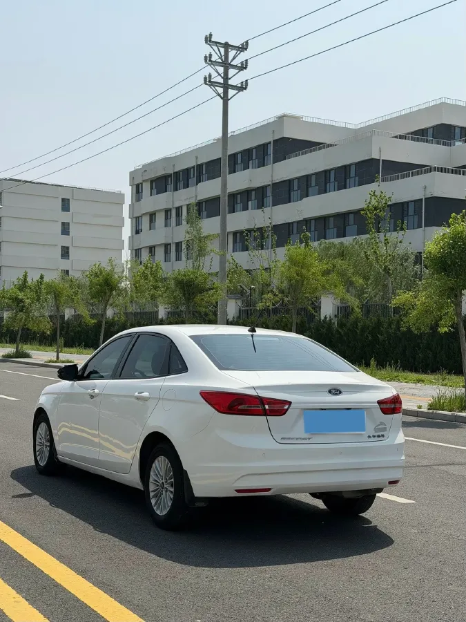 2017 Ford Escort 1.5L 113HP L4 6AT,autocango,china used car exporter,china ev exporter,chinese used car exporter,chinese used ev exporter