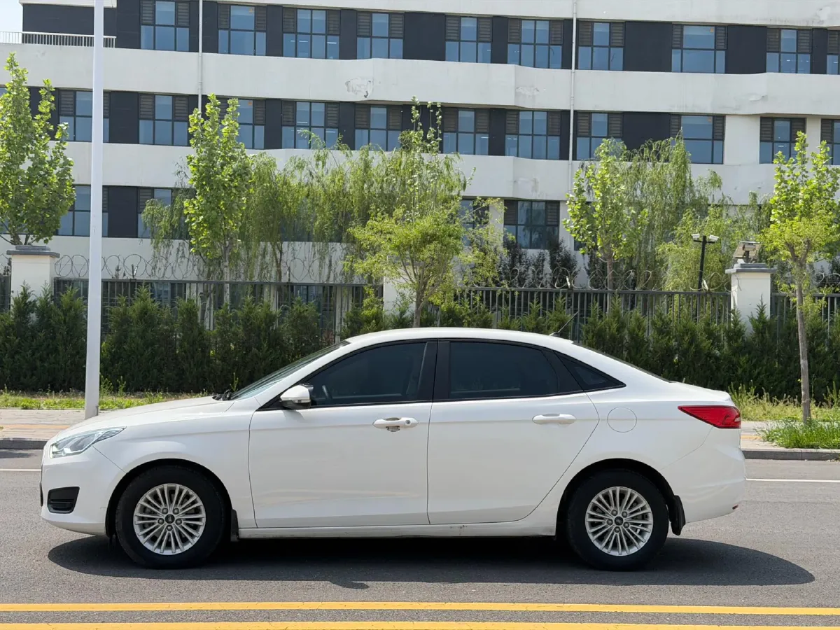 2017 Ford Escort 1.5L 113HP L4 6AT,autocango,china used car exporter,china ev exporter,chinese used car exporter,chinese used ev exporter