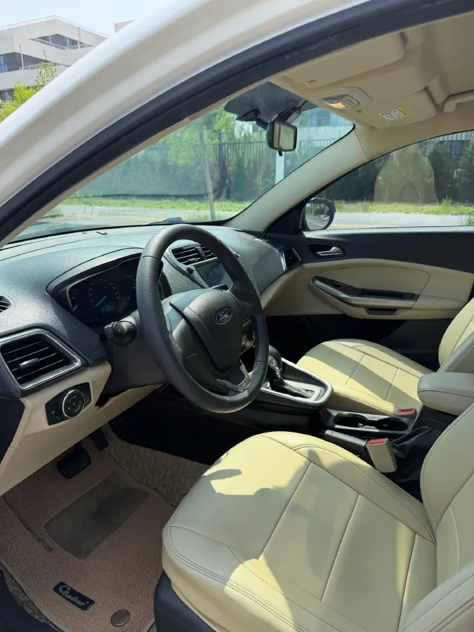 2017 Ford Escort 1.5L 113HP L4 6AT,autocango,china used car exporter,china ev exporter,chinese used car exporter,chinese used ev exporter