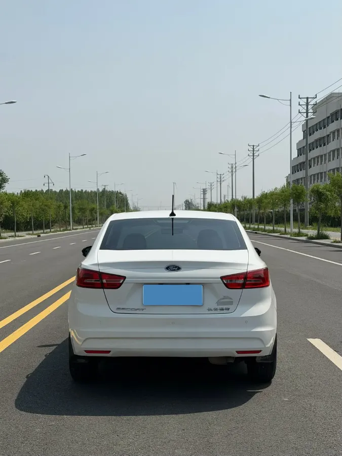 2017 Ford Escort 1.5L 113HP L4 6AT,autocango,china used car exporter,china ev exporter,chinese used car exporter,chinese used ev exporter