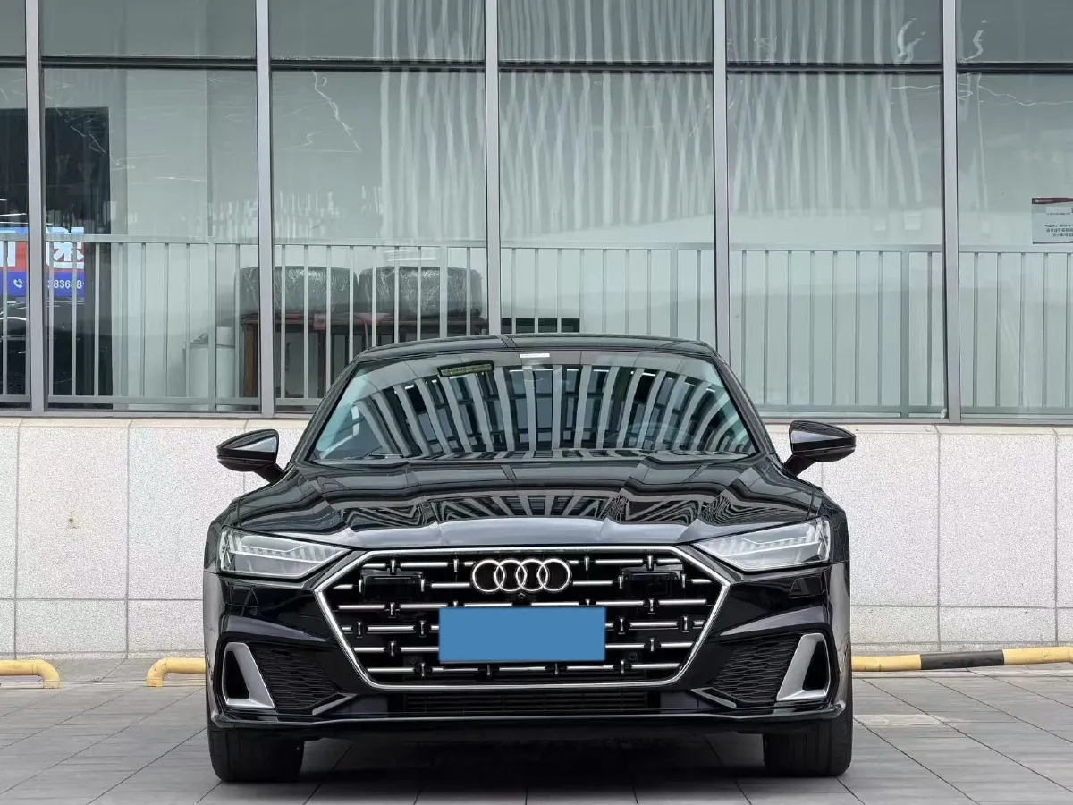 2024 Audi A7L 2.0T 245HP L4 7DCT,autocango,china used car exporter,china ev exporter,chinese used car exporter,chinese used ev exporter