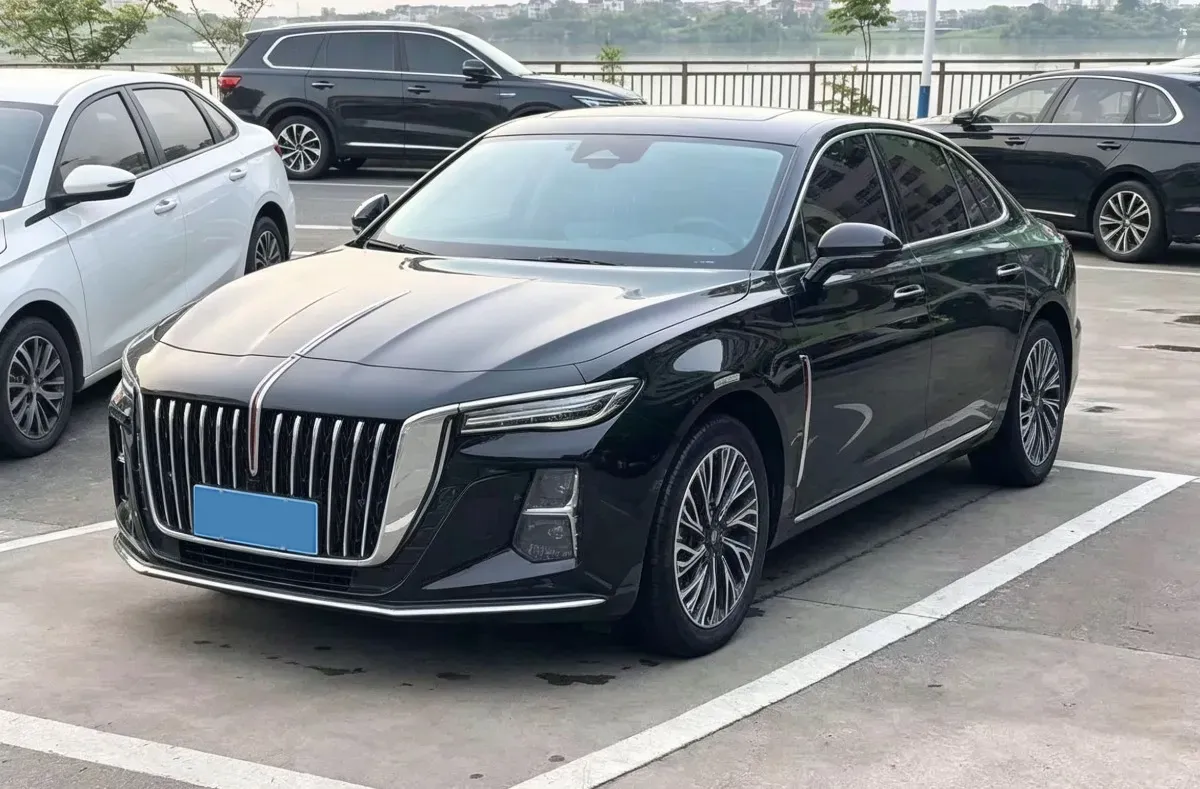2023 HongQi H5 2.0T 224HP L4 8AT,autocango,china used car exporter,china ev exporter,chinese used car exporter,chinese used ev exporter