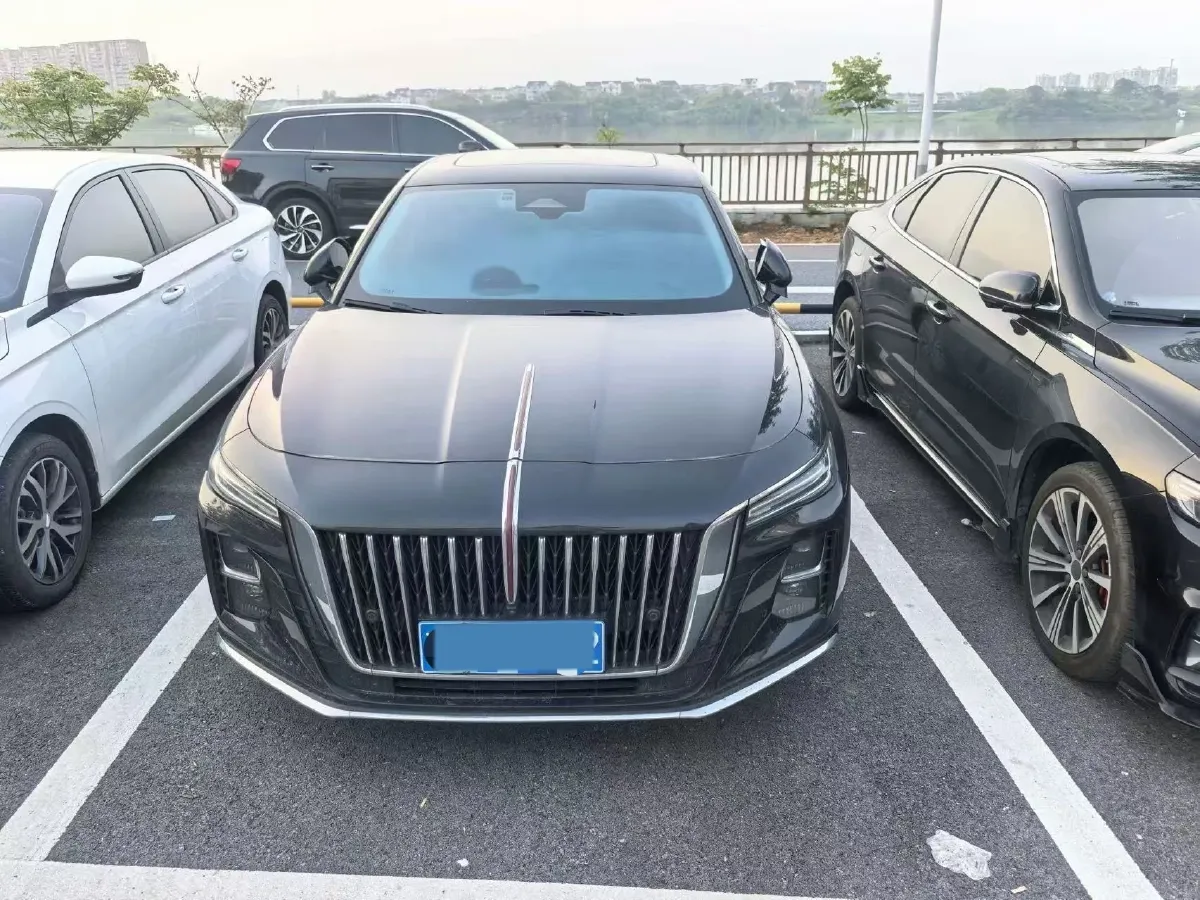 2023 HongQi H5 2.0T 224HP L4 8AT,autocango,china used car exporter,china ev exporter,chinese used car exporter,chinese used ev exporter
