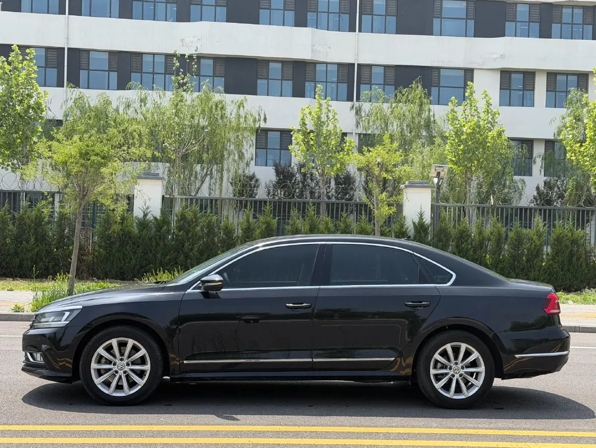 2017 Volkswagen Passat 1.8T 180HP L4 7DCT,autocango,china used car exporter,china ev exporter,chinese used car exporter,chinese used ev exporter