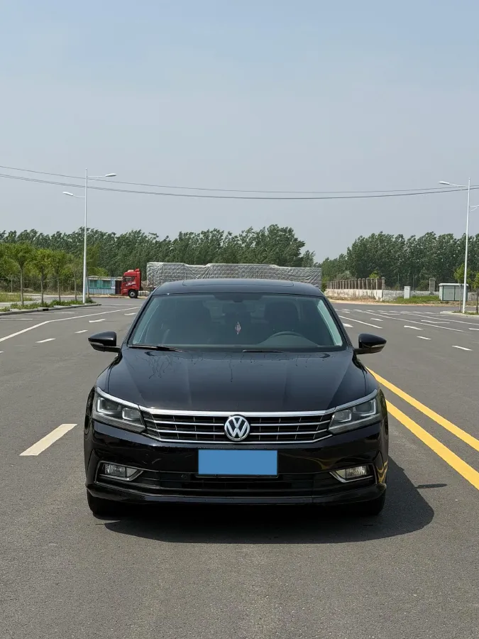 2017 Volkswagen Passat 1.8T 180HP L4 7DCT,autocango,china used car exporter,china ev exporter,chinese used car exporter,chinese used ev exporter