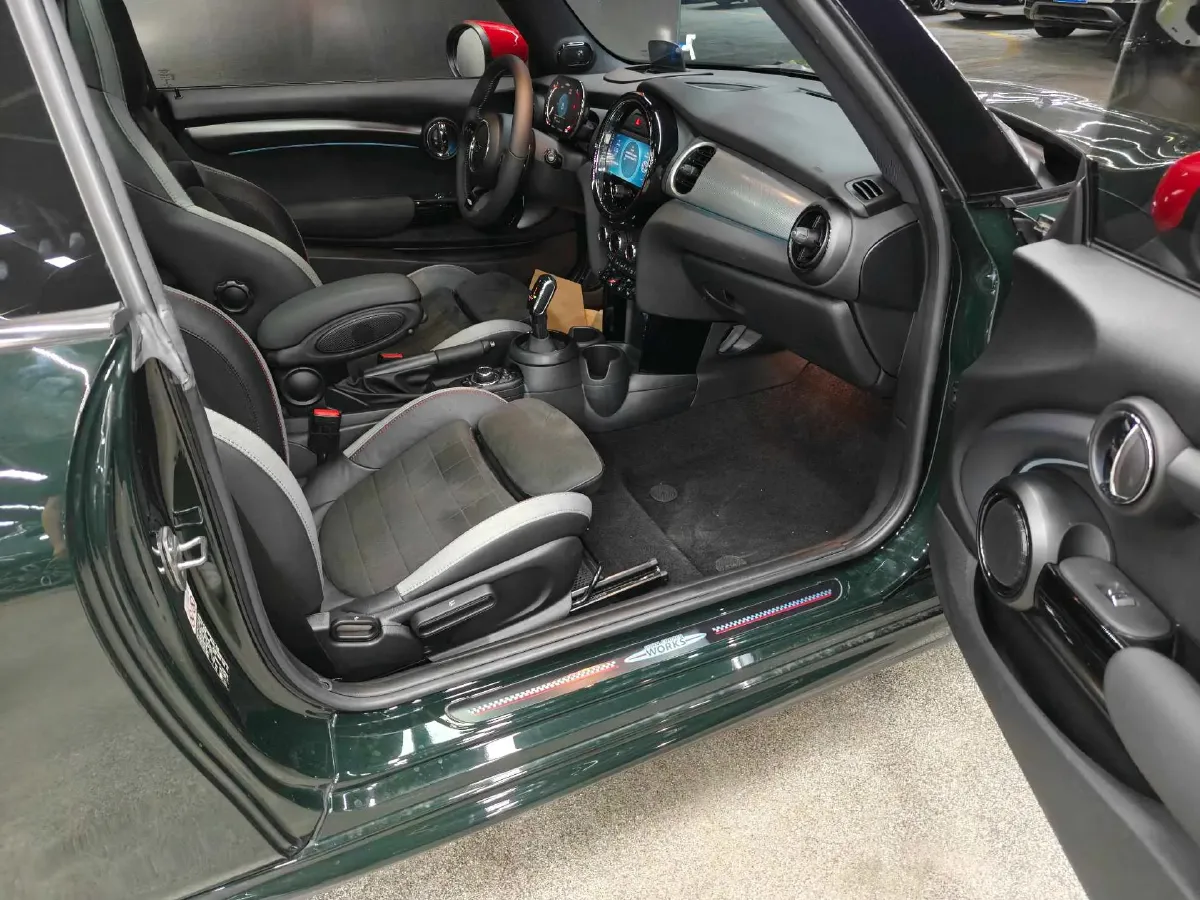 2022 MINI JCW 2.0T 231HP L4 8AT,autocango,china used car exporter,china ev exporter,chinese used car exporter,chinese used ev exporter