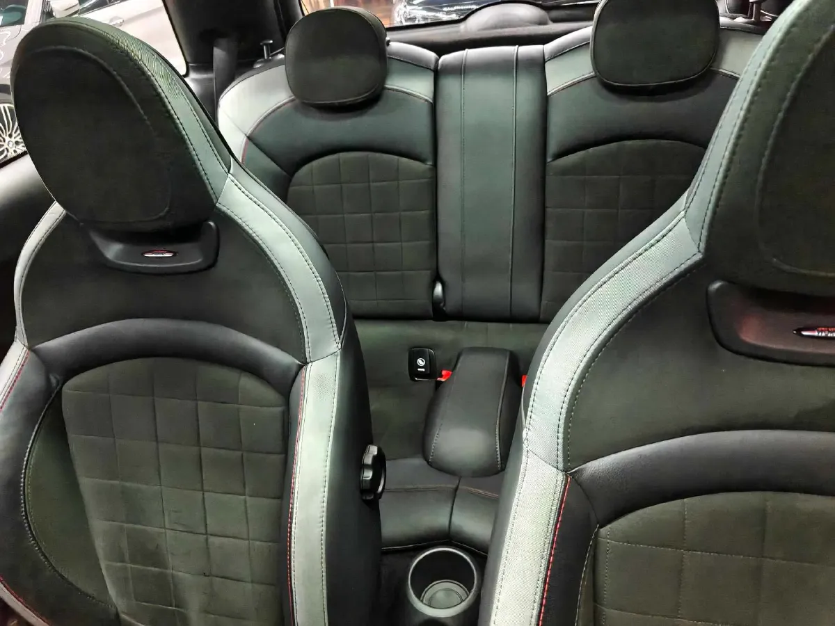 2022 MINI JCW 2.0T 231HP L4 8AT,autocango,china used car exporter,china ev exporter,chinese used car exporter,chinese used ev exporter