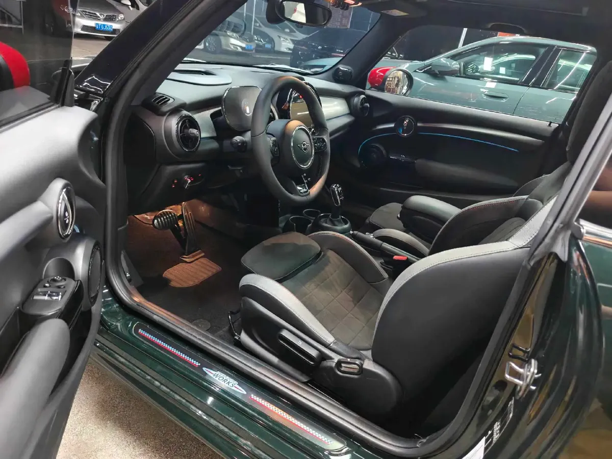 2022 MINI JCW 2.0T 231HP L4 8AT,autocango,china used car exporter,china ev exporter,chinese used car exporter,chinese used ev exporter