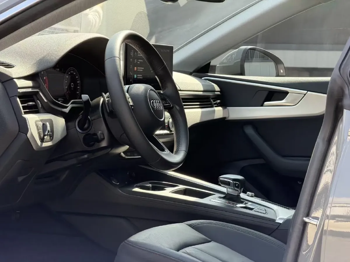 2021 Audi A5 2.0T 204HP L4 7DCT,autocango,china used car exporter,china ev exporter,chinese used car exporter,chinese used ev exporter