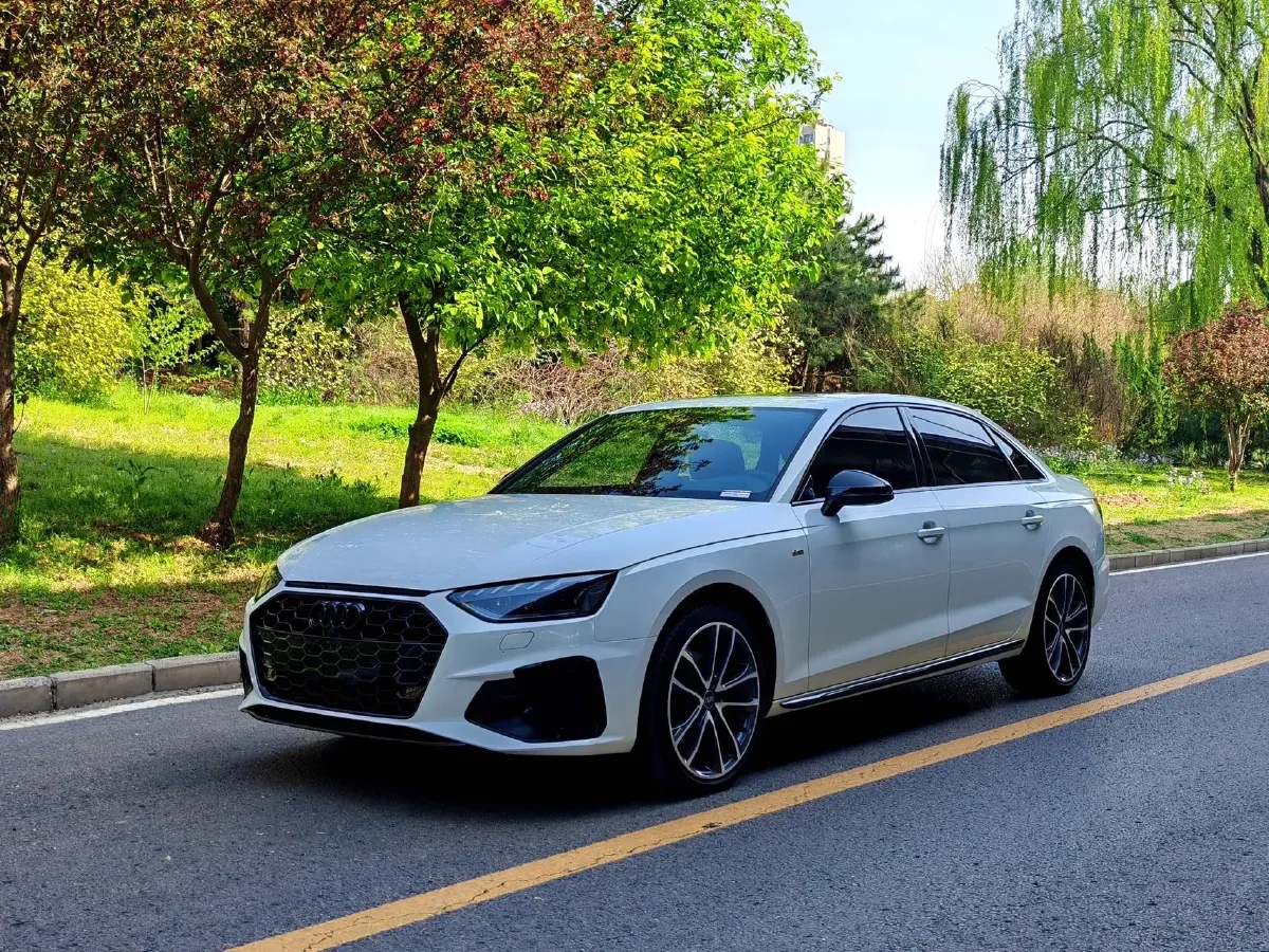 2024 Audi A4L 2.0T 190HP L4 7DCT,autocango,china used car exporter,china ev exporter,chinese used car exporter,chinese used ev exporter