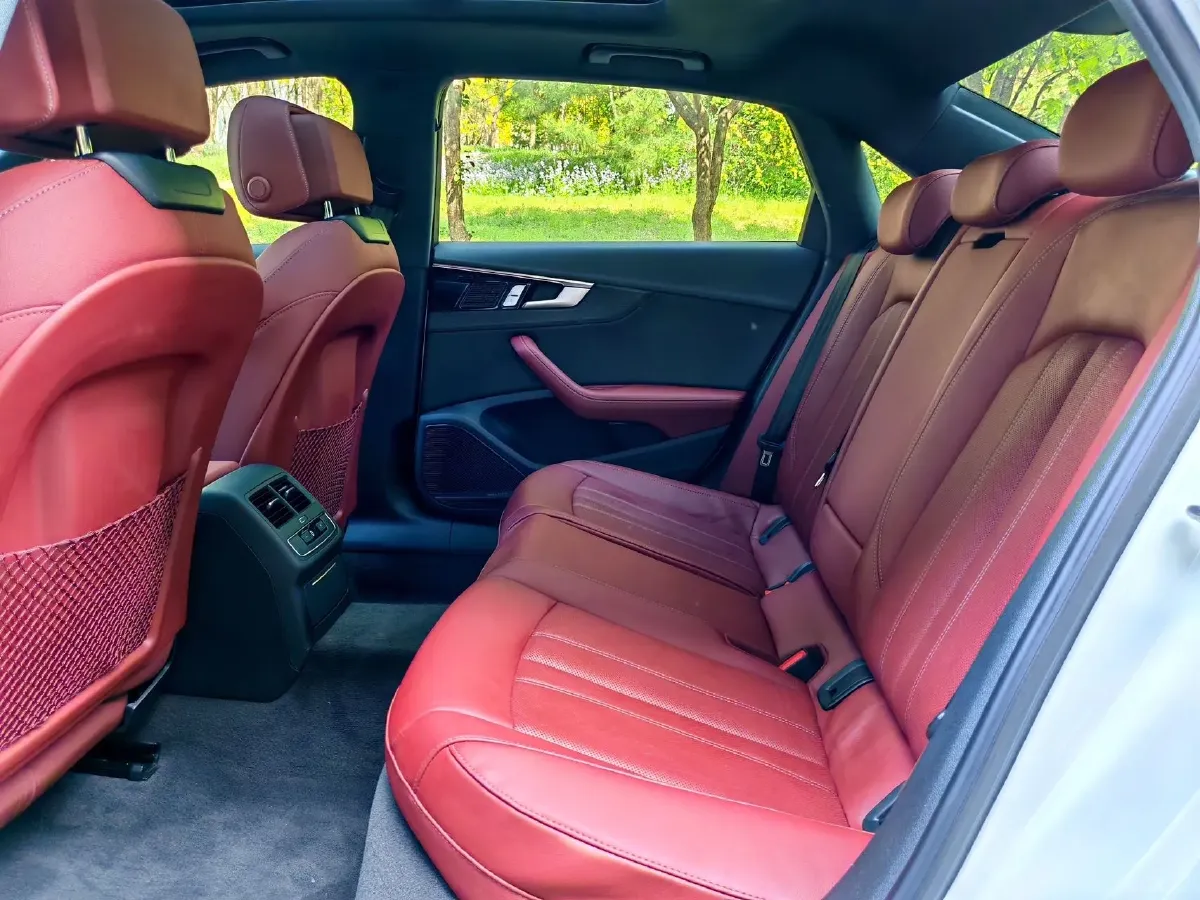 2024 Audi A4L 2.0T 190HP L4 7DCT,autocango,china used car exporter,china ev exporter,chinese used car exporter,chinese used ev exporter