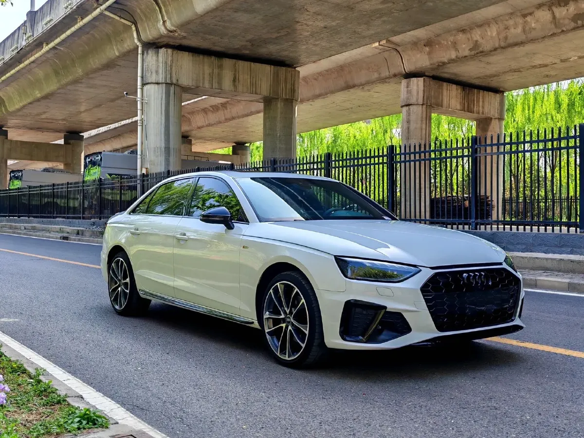 2024 Audi A4L 2.0T 190HP L4 7DCT,autocango,china used car exporter,china ev exporter,chinese used car exporter,chinese used ev exporter