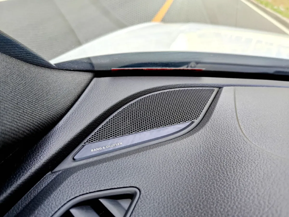 2024 Audi A4L 2.0T 190HP L4 7DCT,autocango,china used car exporter,china ev exporter,chinese used car exporter,chinese used ev exporter