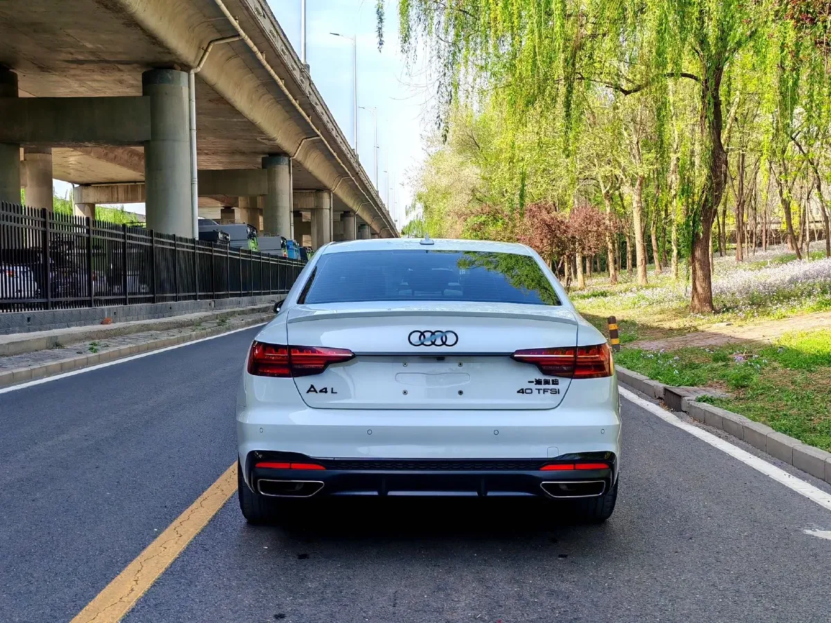 2024 Audi A4L 2.0T 190HP L4 7DCT,autocango,china used car exporter,china ev exporter,chinese used car exporter,chinese used ev exporter
