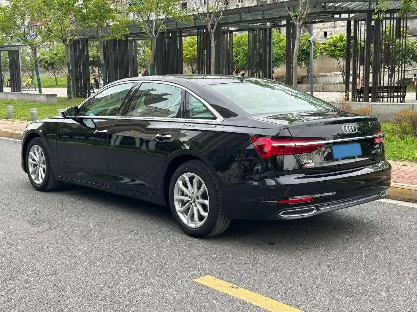 2021 Audi A6L 2.0T 190HP L4 7DCT,autocango,china used car exporter,china ev exporter,chinese used car exporter,chinese used ev exporter