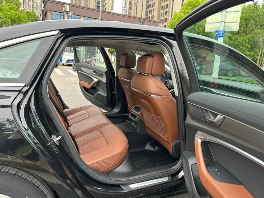 2021 Audi A6L 2.0T 190HP L4 7DCT,autocango,china used car exporter,china ev exporter,chinese used car exporter,chinese used ev exporter