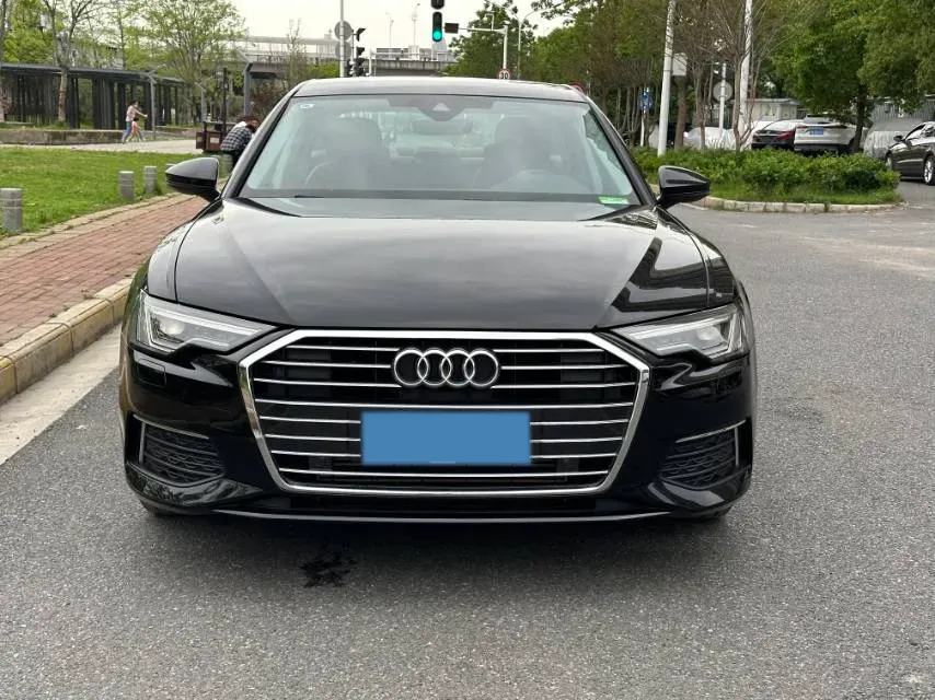 2021 Audi A6L 2.0T 190HP L4 7DCT,autocango,china used car exporter,china ev exporter,chinese used car exporter,chinese used ev exporter