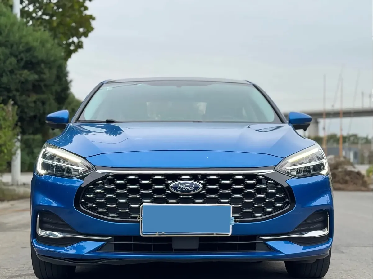 2021 Ford Focus 1.5T 174HP L3 8AT,autocango,china used car exporter,china ev exporter,chinese used car exporter,chinese used ev exporter