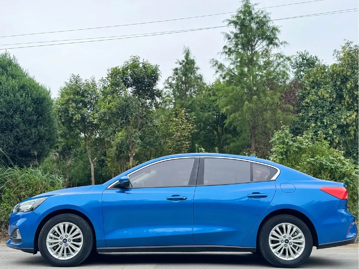 2021 Ford Focus 1.5T 174HP L3 8AT,autocango,china used car exporter,china ev exporter,chinese used car exporter,chinese used ev exporter