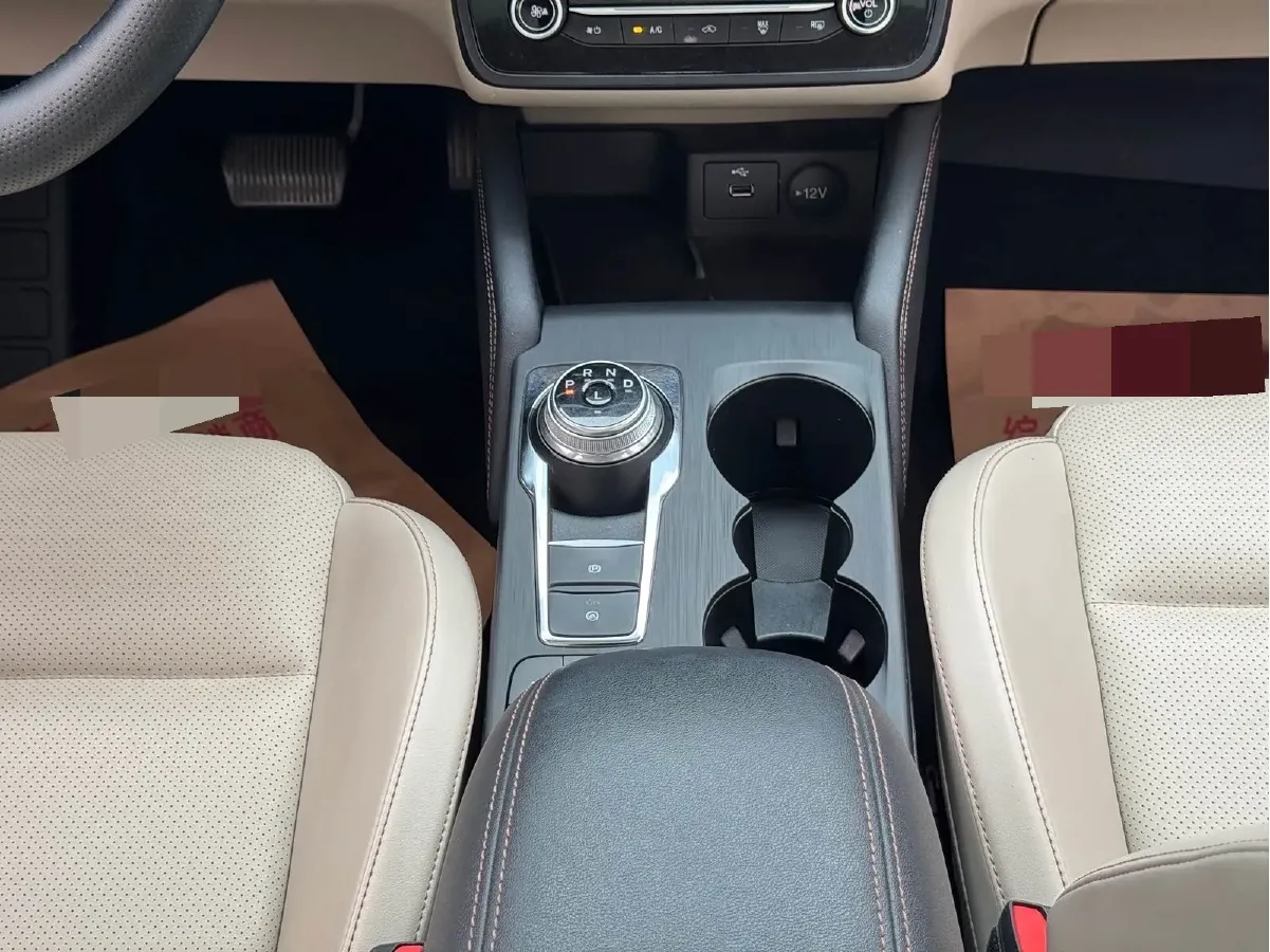 2021 Ford Focus 1.5T 174HP L3 8AT,autocango,china used car exporter,china ev exporter,chinese used car exporter,chinese used ev exporter