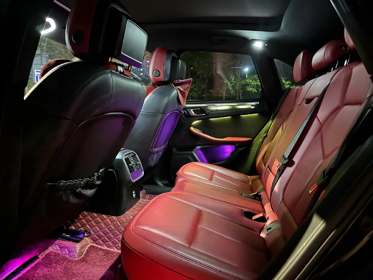 2023 Porsche Macan 2.0T 265HP L4 7DCT,autocango,china used car exporter,china ev exporter,chinese used car exporter,chinese used ev exporter