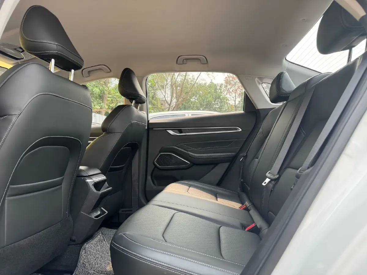 2022 Geely Emgrand 1.5L 114HP L4 5MT,autocango,china used car exporter,china ev exporter,chinese used car exporter,chinese used ev exporter